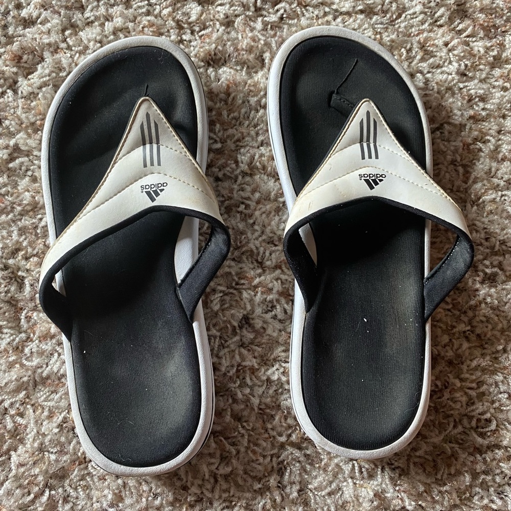 Addias flip flops